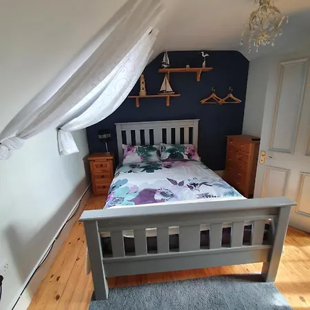 Highfield House Collinstown Bed & Breakfast