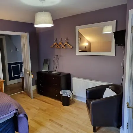 Highfield House Collinstown Bed & Breakfast