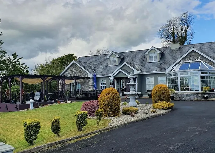 Highfield House Collinstown Bed and breakfast