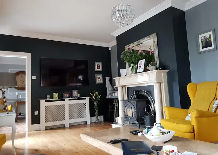 Highfield House Collinstown Panzió